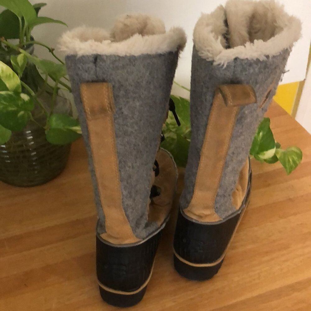 Sorel Fleece Lined Boots Size 7 - Picture 4 of 9
